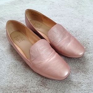 Naturalizer Women's Rose Gold Loafer Size 6